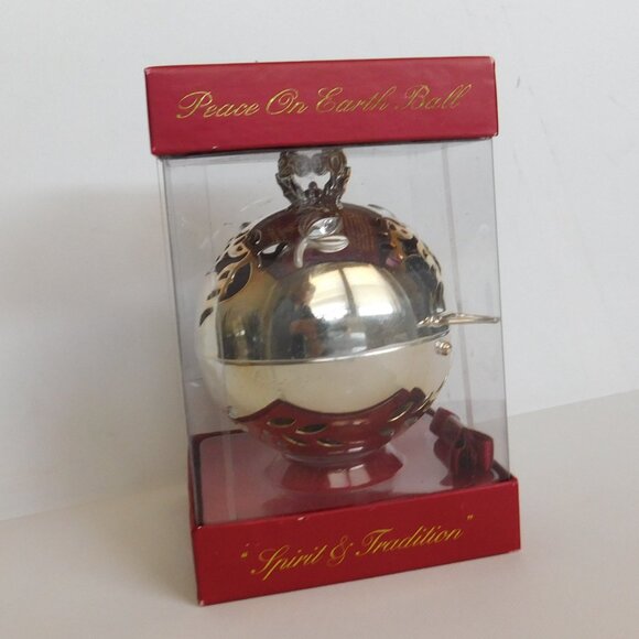 Lenox Christmas Holiday Silver Plated Ornament Peace on Earth Ball NIP VTG - Picture 2 of 4